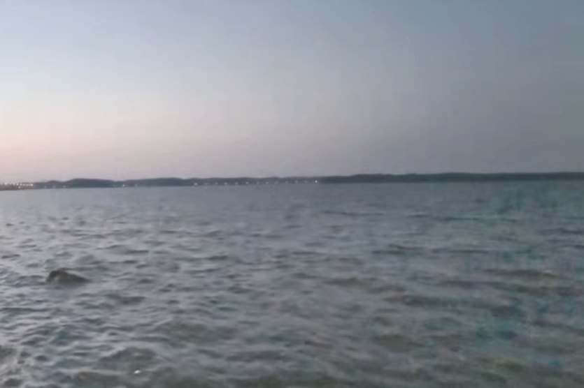 平天湖水色